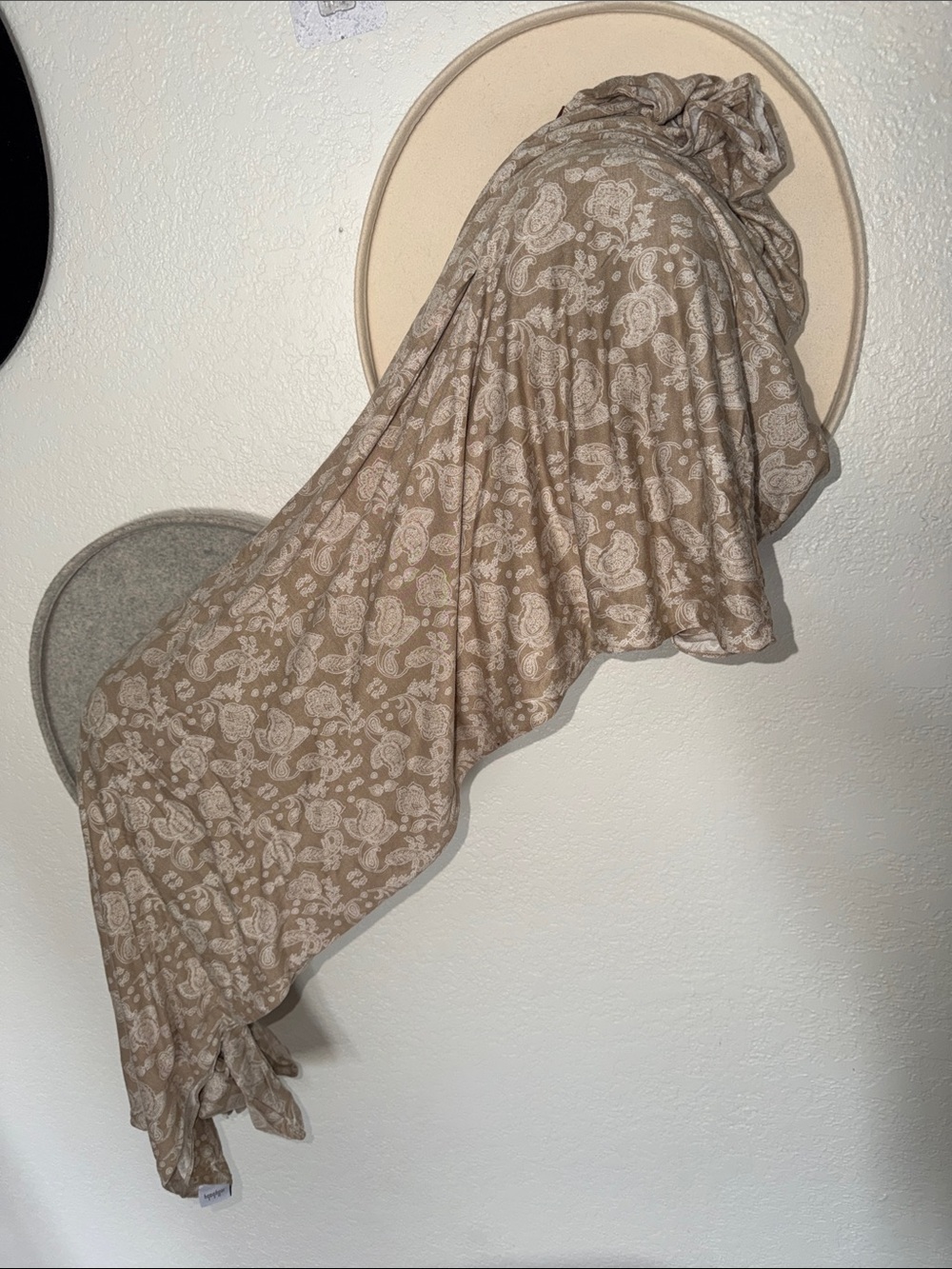 RARE PRINT Solly Baby Beige Paisley baby wearing wrap - Picture 4 of 5